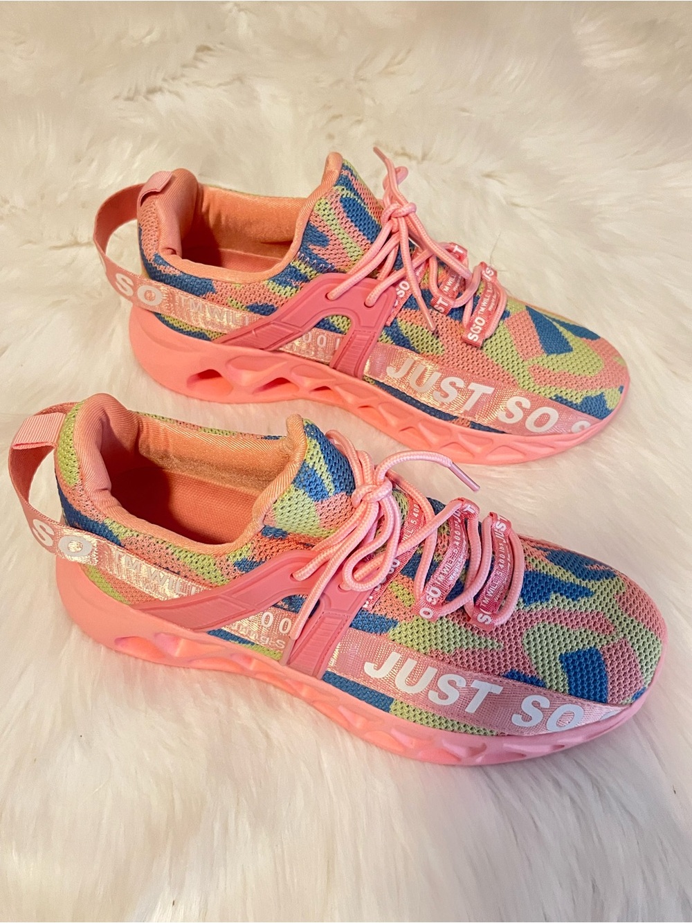 Women’s Pink Multi Color Fashion Camo Sneakers Size 10 New